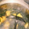 ♥ミルクティ♥'s cooksnap of when they made 朝食♪じゃが芋とワカメと油揚げのお味噌汁.