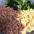 snow012's cooksnap of when they made 三色そぼろ丼（鶏そぼろと炒り卵と小松菜）.