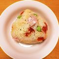 ❁Abake❁'s cooksnap of when they made ウイニー×福神漬けのカレー風味のおにぎり.