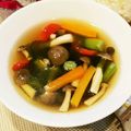 ♡礼♡'s cooksnap of when they made にんじん・舞茸・わかめのコンソメスープ.