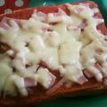 chiＡki's cooksnap of when they made 誰でも作れる簡単ピザトースト☆.