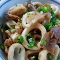 さか子's cooksnap of when they made 舞茸とイカの追いバター焼き.