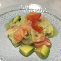 たかゆのママ's cooksnap of when they made アボカドとサーモンの和えもの.