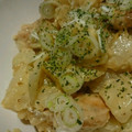 yamame6jp's cooksnap of when they made えのきと鶏じゃがの醤油マヨ炒め.