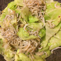 食堂mitsu's cooksnap of when they made 簡単♥しらすとキャベツのにんにく炒め.