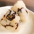 ぱんだ170071's cooksnap of when they made 今話題の＊オイルおにぎり♯ごま油と塩昆布.