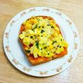 YUZVIO's cooksnap of when they made ちょっと贅沢な朝食☆エッグチーズトースト.