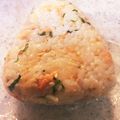 yuchinori's cooksnap of when they made 鮭と大葉のオイルおにぎり.