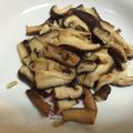 あつみチャン's cooksnap of when they made 簡単椎茸のニンニクバター醤油炒め.
