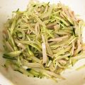 しぃちょぴ's cooksnap of when they made 超簡単！もやしときゅうりの和え物.