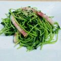 ねここfm's cooksnap of when they made 豆苗とベーコンのナムル風炒め.