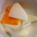 とむひま's cooksnap of when they made 【おつまみ】カブとにんじんのピクルス.