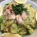 高円寺くん's cooksnap of when they made 鮭とアボカドとしそのレモン焼そば.