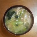 サーフブレイド's cooksnap of when they made 具沢山♪えのきと小松菜のお味噌汁.