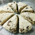 まだらまる☆'s cooksnap of when they made 小豆餡スコーン★中力粉×オートミール♪.