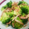 まりっぺぽん's cooksnap of when they made 簡単ブロッコリーとベーコンのアイオリ炒め.