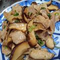 豆と麦's cooksnap of when they made 簡単♪きのこと豚バラ肉のバター醤油炒め.