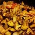もろもろ10もろ's cooksnap of when they made 秋の味覚♪さつまいもとキノコのあん酢炒め.