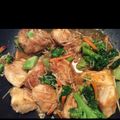darvie's cooksnap of when they made 鶏とブロッコリーのピリ辛炒め.
