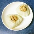 ウメ吉さん's cooksnap of when they made 鮭の中骨水煮缶の梅マヨおにぎり.