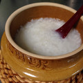 ぢかこ's cooksnap of when they made 釜飯の器でおかゆ.