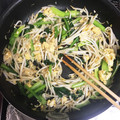 Mʕ•ᴥ•ʔS's cooksnap of when they made もやし炒め　小松菜＋卵ver..
