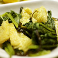 maruru-nn's cooksnap of when they made ごはんがススム！大根の葉と油揚げいため.