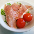 美貴姉's cooksnap of when they made 簡単☆トマトと生ハムとレタスで1品サラダ.