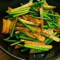 meronaisu's cooksnap of when they made 緑野菜とジャガイモの炒め物.