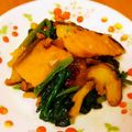 ＊＊ルリ＊＊'s cooksnap of when they made ☆鮭とほうれん草のガリバタぽん炒め☆.