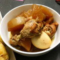 もMOも's cooksnap of when they made 簡単すぎ？(笑)手羽元と大根の甘辛煮★.