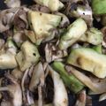 ezushi's cooksnap of when they made アボカドとキノコのにんにく炒め.