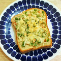 YUZVIO's cooksnap of when they made 鮭フレーク×野菜 マヨチーズトースト.