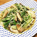 YUKIKI☆'s cooksnap of when they made 水菜、椎茸のしらす炒め.