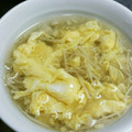 myとんすけ's cooksnap of when they made 昼夕おもてなし♪エノキタケ入りかきたま汁.