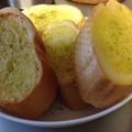 あちこむママ's cooksnap of when they made 簡単 ガーリックトースト.