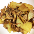マル1229's cooksnap of when they made 超簡単♡舞茸とじゃがいものバタポン炒め.