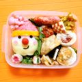 komutatata's cooksnap of when they made クリスマスキャラ弁＊簡単サンタおにぎり.
