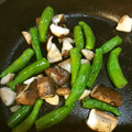 yowa's cooksnap of when they made ししとうとシイタケの揚げ浸し.