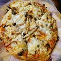 かなたま１００７'s cooksnap of when they made 美味し!!シメジだけのきのこピザ!!.
