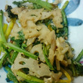 shuichikun's cooksnap of when they made かぶの葉とれんこんのオイマヨ炒め.