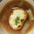 とろーるる's cooksnap of when they made 絶品＊簡単 オニオングラタンスープ.