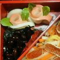 ｶﾘｺﾄ's cooksnap of when they made おせちに かまぼこの飾り切り バラ.