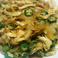 あしゃ＊'s cooksnap of when they made オクラとタマネギのめんつゆ炒め.