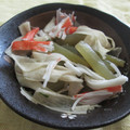 miyuki12's cooksnap of when they made 干ぴょうと蕗とかにかまの酢の物.