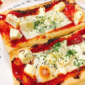 らすくるん's cooksnap of when they made サクっとろ～♪アボカドとハムの薄揚げピザ.
