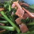 もきち☆'s cooksnap of when they made かぶの葉とベーコンのバター醤油炒め.