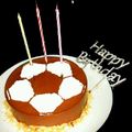 三毛猫ちこ's cooksnap of when they made 簡単◎チョコケーキでサッカーボールケーキ.