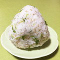 ☆あいちゃん's cooksnap of when they made 受験生の夜食に！ 豆苗としらすのおむすび.