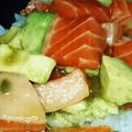 ７２３'s cooksnap of when they made 10分完成！火いらず！サーモンアボカド丼.